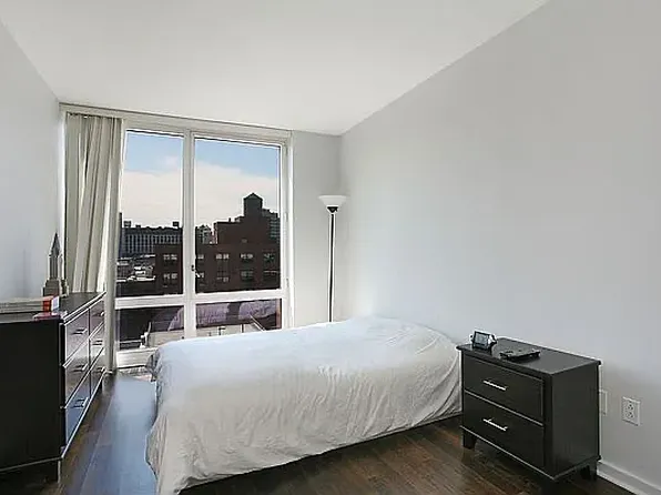 340 East 23rd Street image 3 of 9