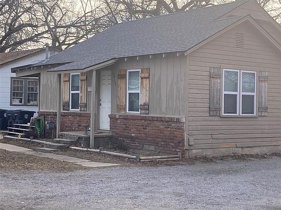 3rd image of 4913 N Willow Ave