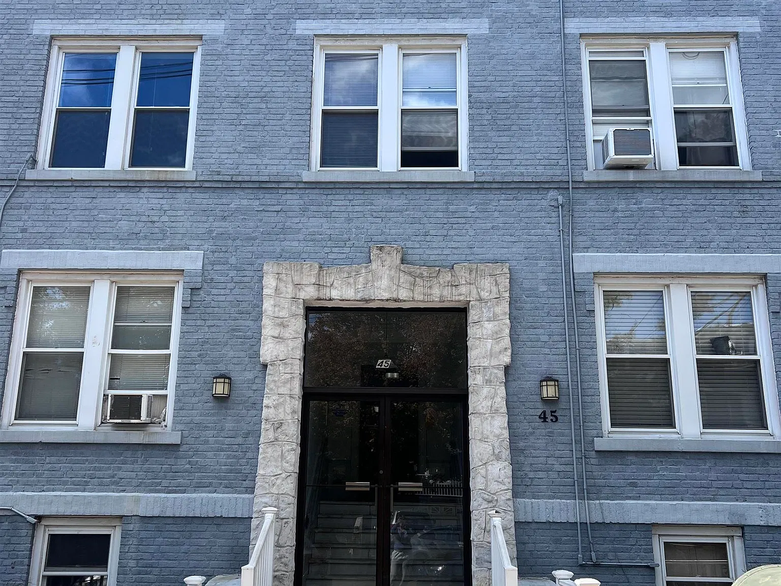 1 bed, 1.0 bath, 650 sqft, $1,795 — Photo 1