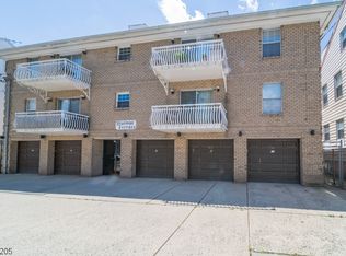 272-276 Walnut St #10E, Newark, NJ 07105