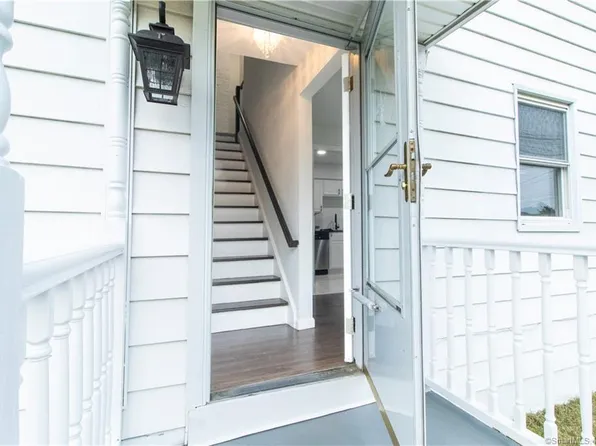10 Mcgrath Court, Stratford, CT 06615