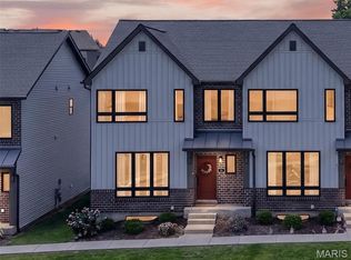 13 Aubrey Pl, Saint Charles, MO 63303