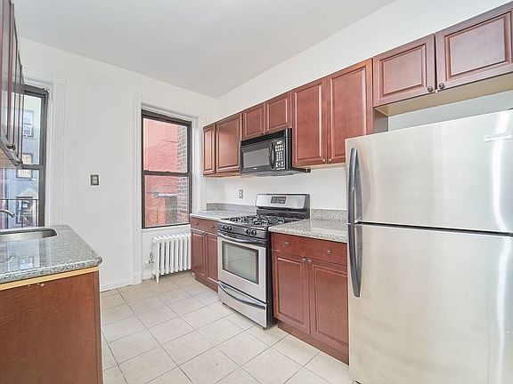 4th image of 442 W 50th St #3W