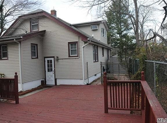 5th image of 2782 Wilson Ave
