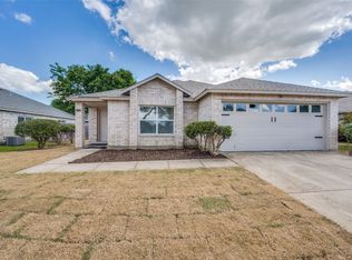 700 Capricorn Dr, Cedar Hill, TX 75104