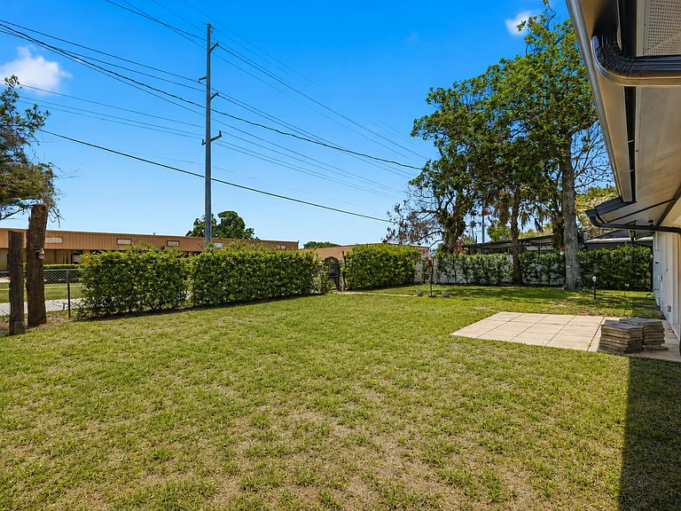 3817 Bainbridge Ave — Photo 25