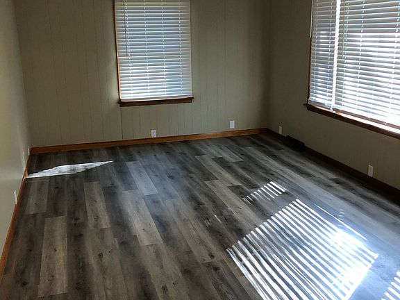 3rd image of 1203 Benton Ave