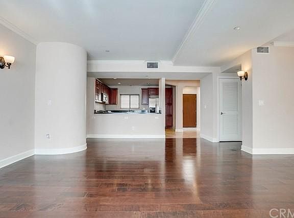 5th image of 1522 Amherst Ave APT 402