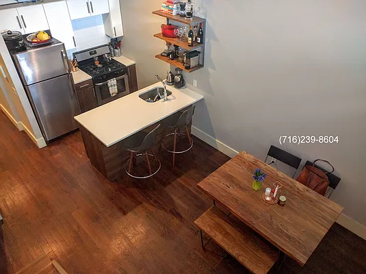 Rented by Manhattan Management LLC | media 25