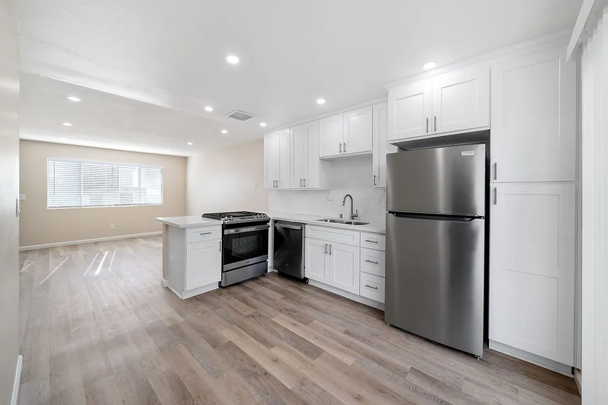 Building Photo - 265 N 16th St