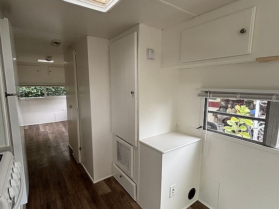 5th image of 212 S Canada St #4