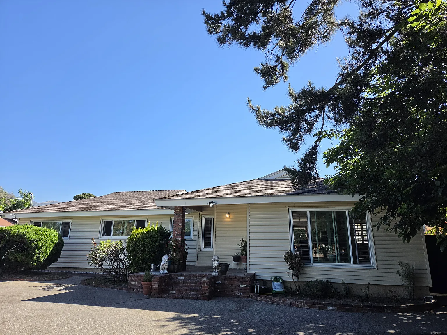 4 bed, 1725 sqft, $5,000 — Photo 1