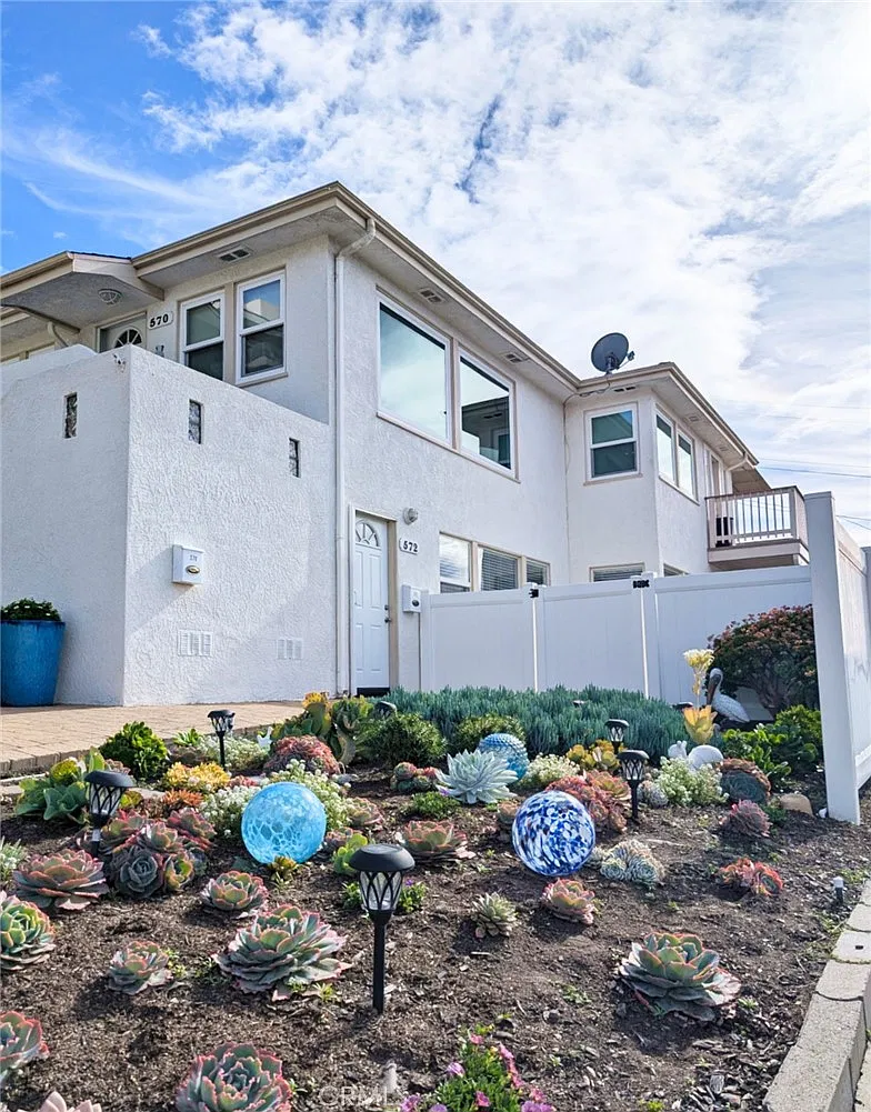 2 bed, 1000 sqft, $2,800 — Photo 1