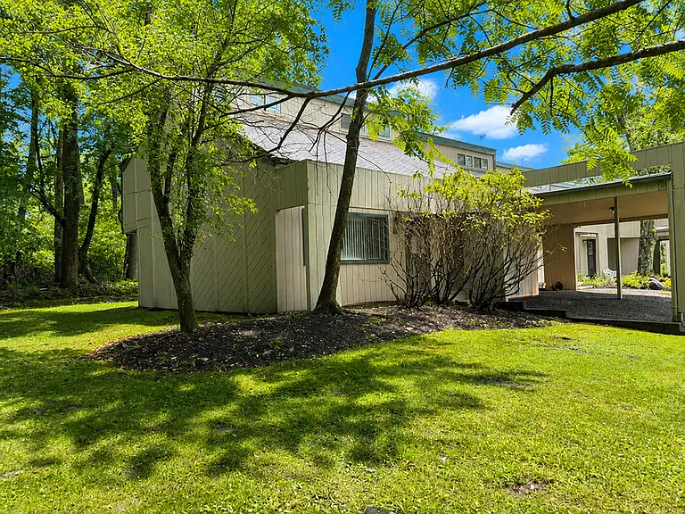 238 Evergreen Ct — Photo 2