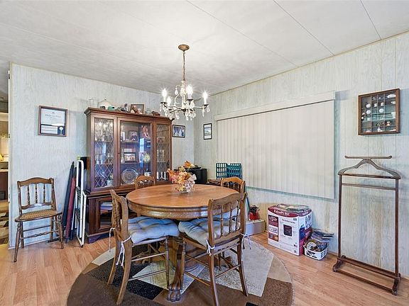 5th image of 64 Rachel Dr