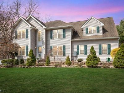 160 Riverview Ave, Gillette, NJ, 07933
