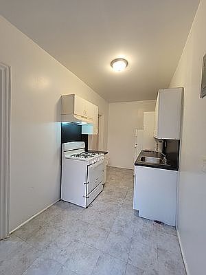 5th image of 5501 15th Ave APT 5F