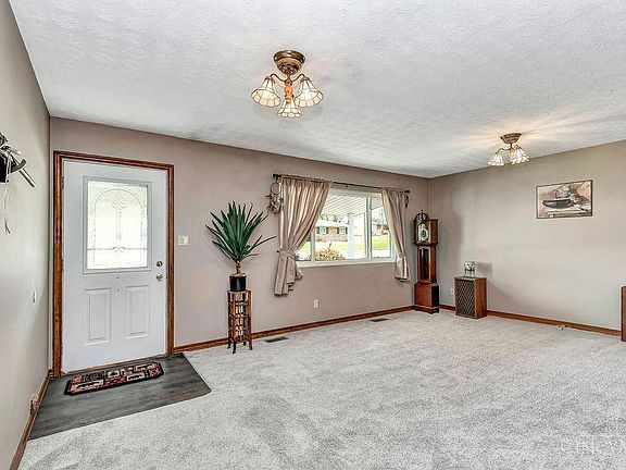 3rd image of 804 Delhi Dr