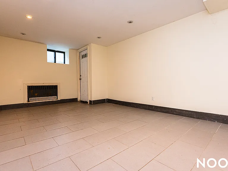 243 Irving Ave #1B — Photo 6