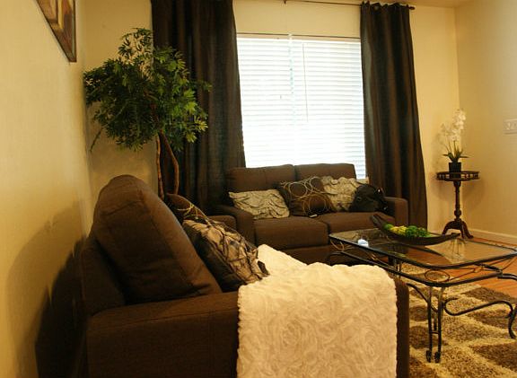 4th image of 2044 Malden Ave