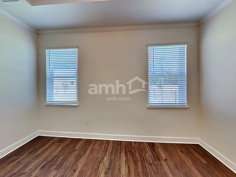 1131 Walden Pond Dr — Photo 15