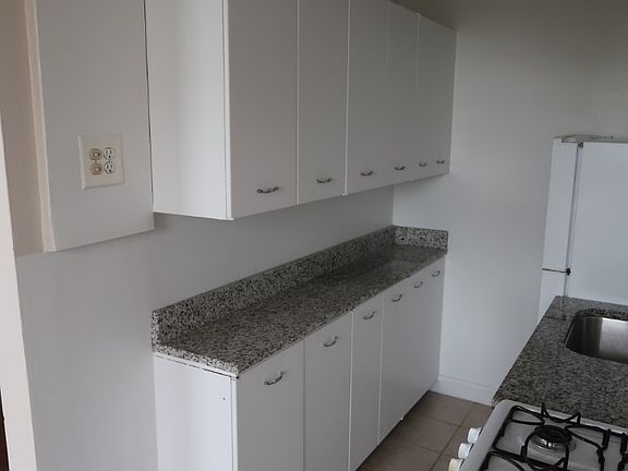 4th image of 1209 W Sherwin Ave APT 503