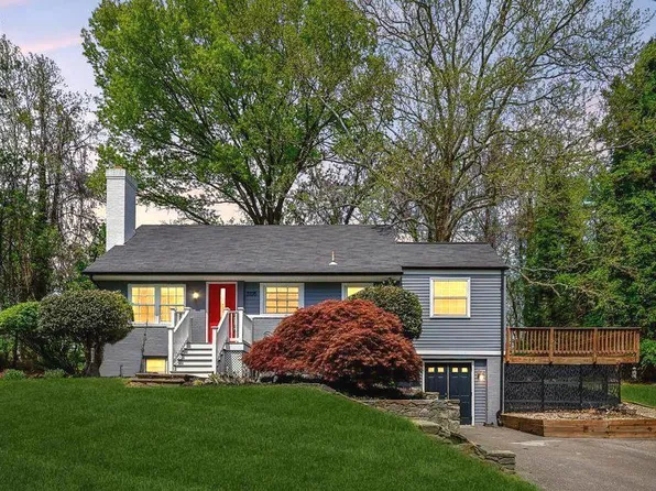 3105 Holiday Dr, Brookeville, MD 20833