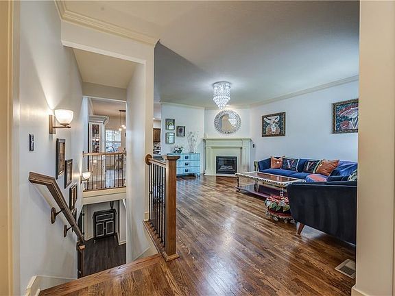 5th image of 7813 W 158th Pl