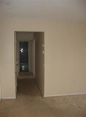 3rd image of 14 Shrewsbury Green Dr Unit J