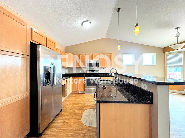 8228 Dakota Dr — Photo 25