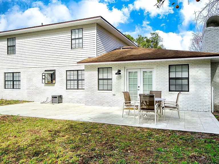 Winterhawk Dr — Photo 82