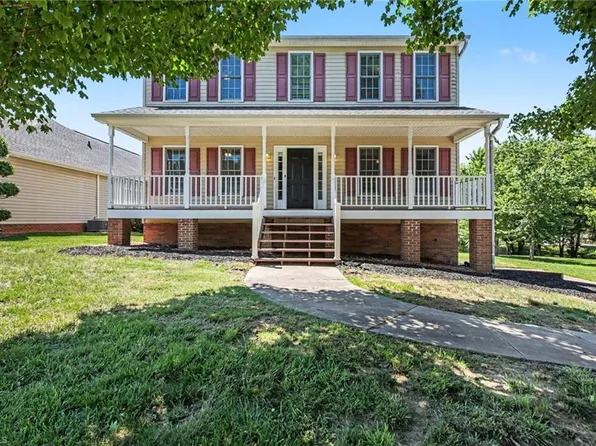 2910 Bridgeport Dr, Winston Salem, NC 27103