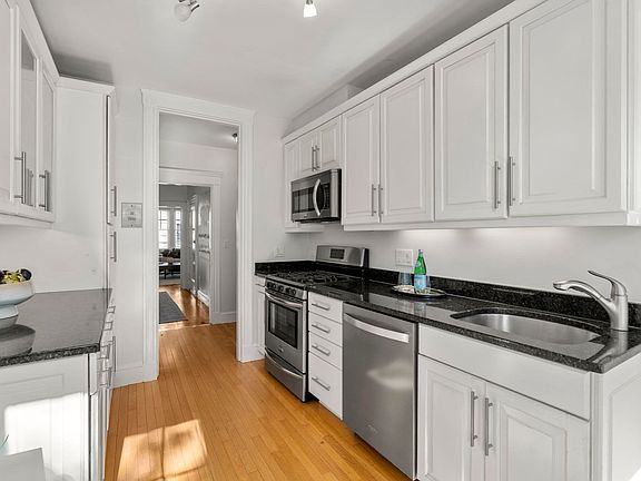 5th image of 36 Dwight St APT 4