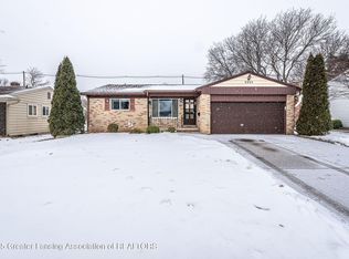 2223 Vassar Dr, Lansing, MI 48912