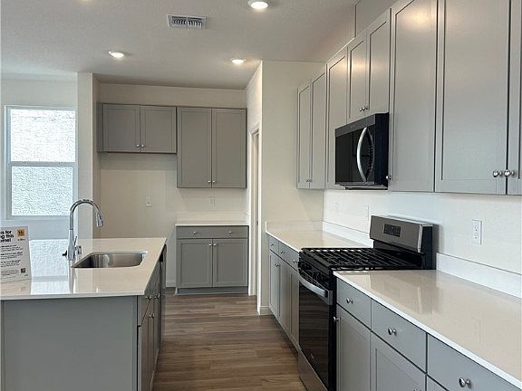 3rd image of 9661 Hinson St