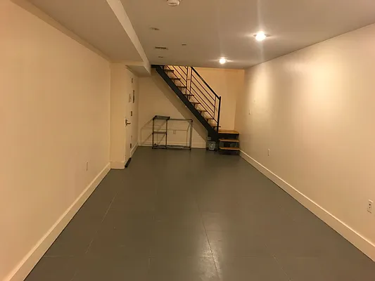 Rented by Premier Metro Realty Corp | media 9