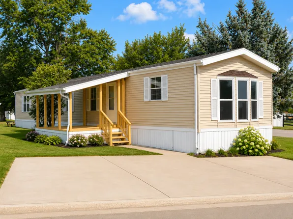 1201 Cherokee Dr, Marion, IA 52302