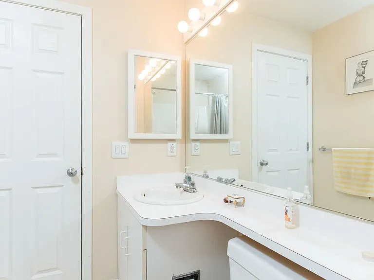 20 Chestnut St #402 — Photo 7
