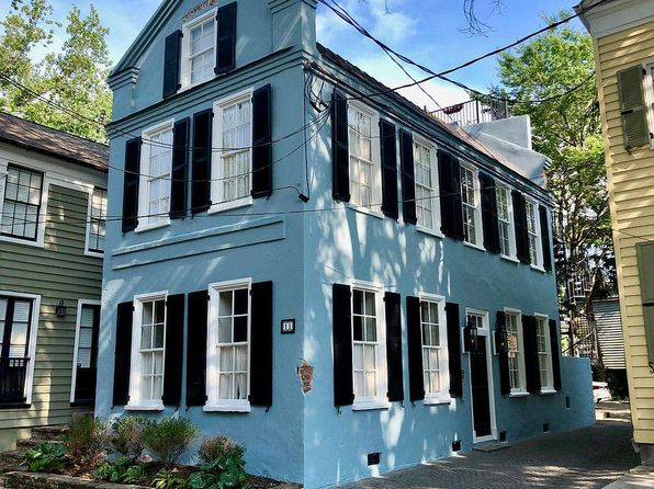 11 West St APT D