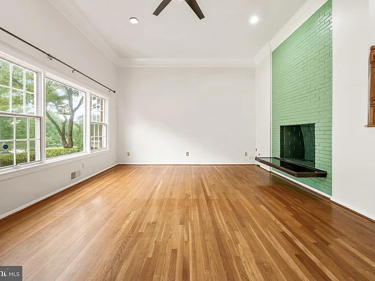 6711 Doane Ave — Photo 2