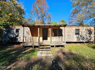 145 Violets Ln, Burgaw, NC 28425