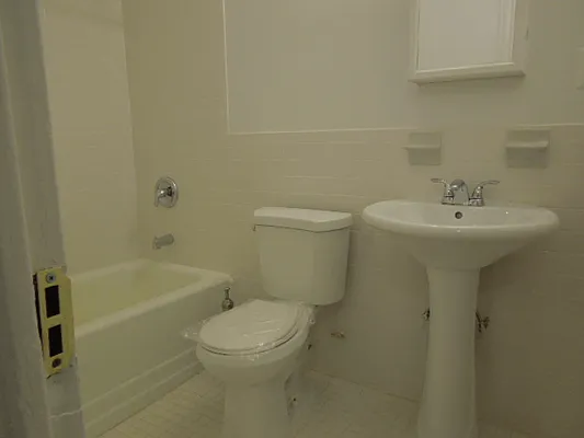 Rented by Fleet Realty | media 7