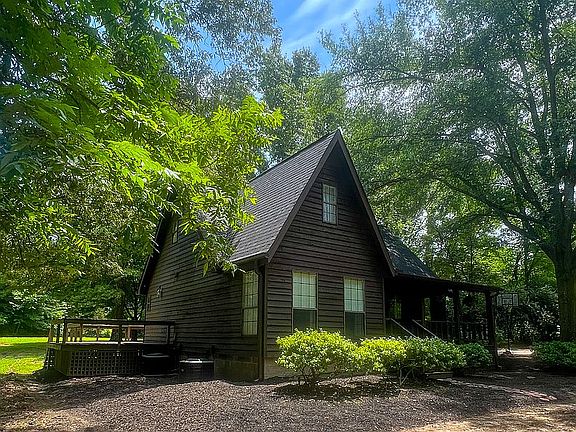 4th image of 470 Rich Rd