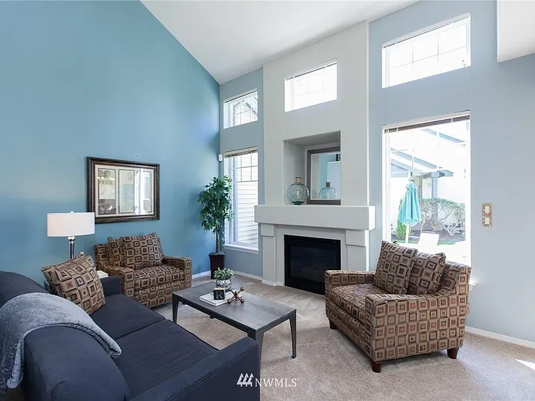 NE 6th Pl — Photo 5
