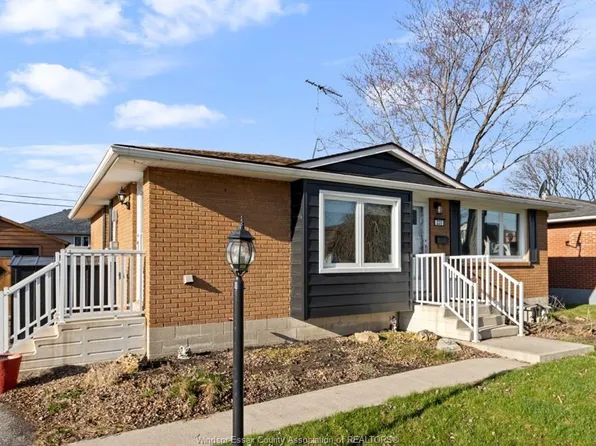 220 Victory St, Lasalle, ON N9J 1V6