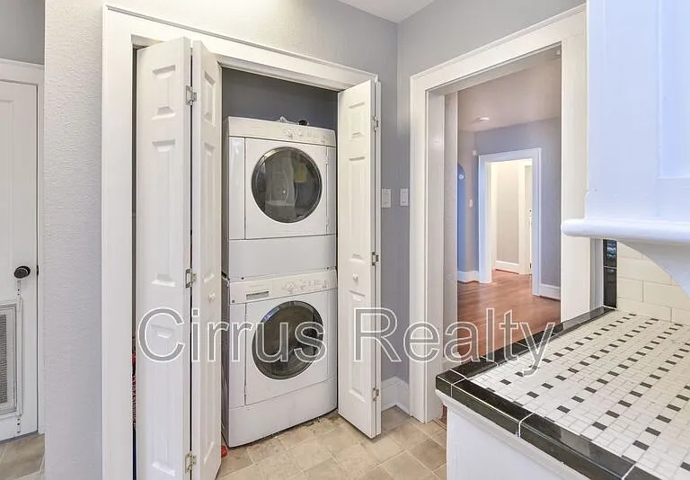 10 Parkside Pl — Photo 17