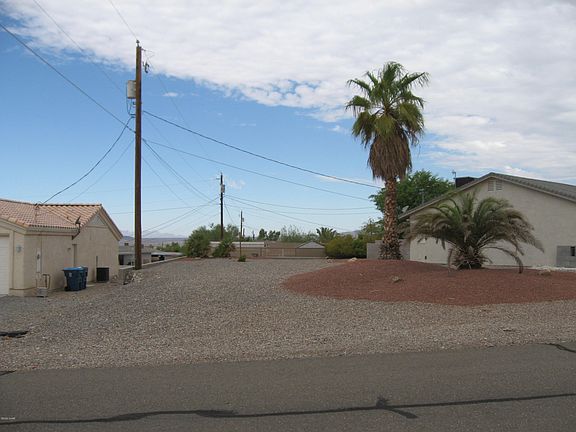 2nd image of 2824 Seville Ln