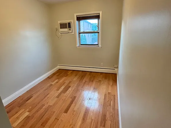 (undisclosed Address), Maspeth, NY 11378