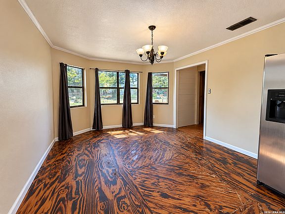 4th image of 20624 HEWITT CIR