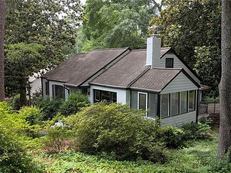 4300 Rickenbacker Way NE — Photo 3